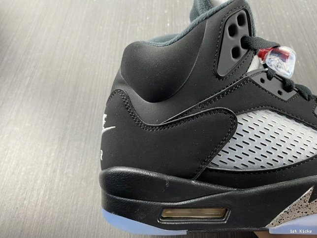 1st Kicks 592 (2016) Black Jordan Metallic 845035- SportInspired 5 Retro 1115